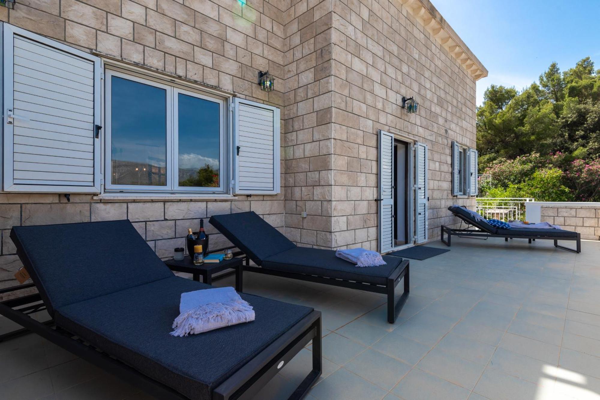 Elixir Villa