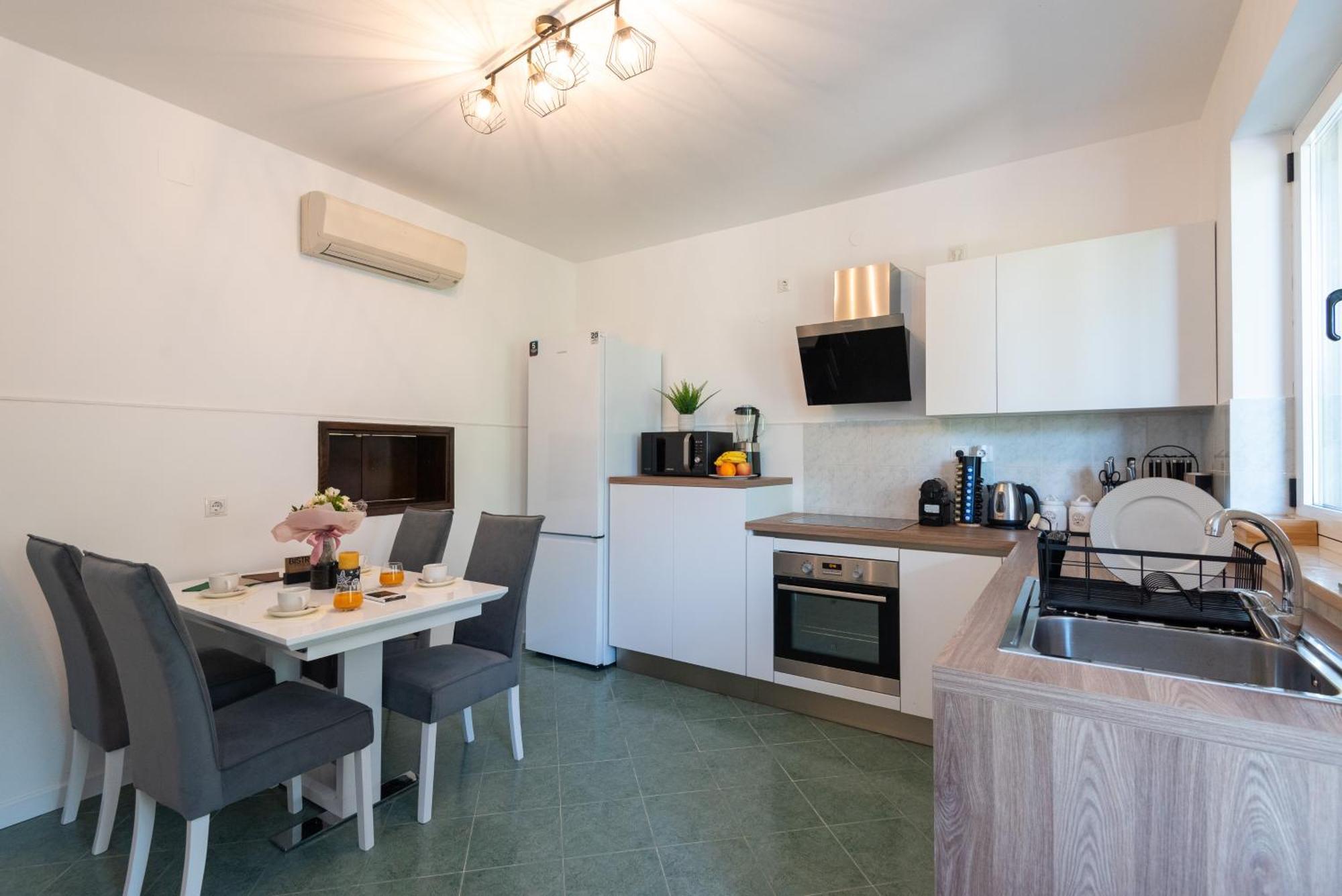 Elixir Villa *