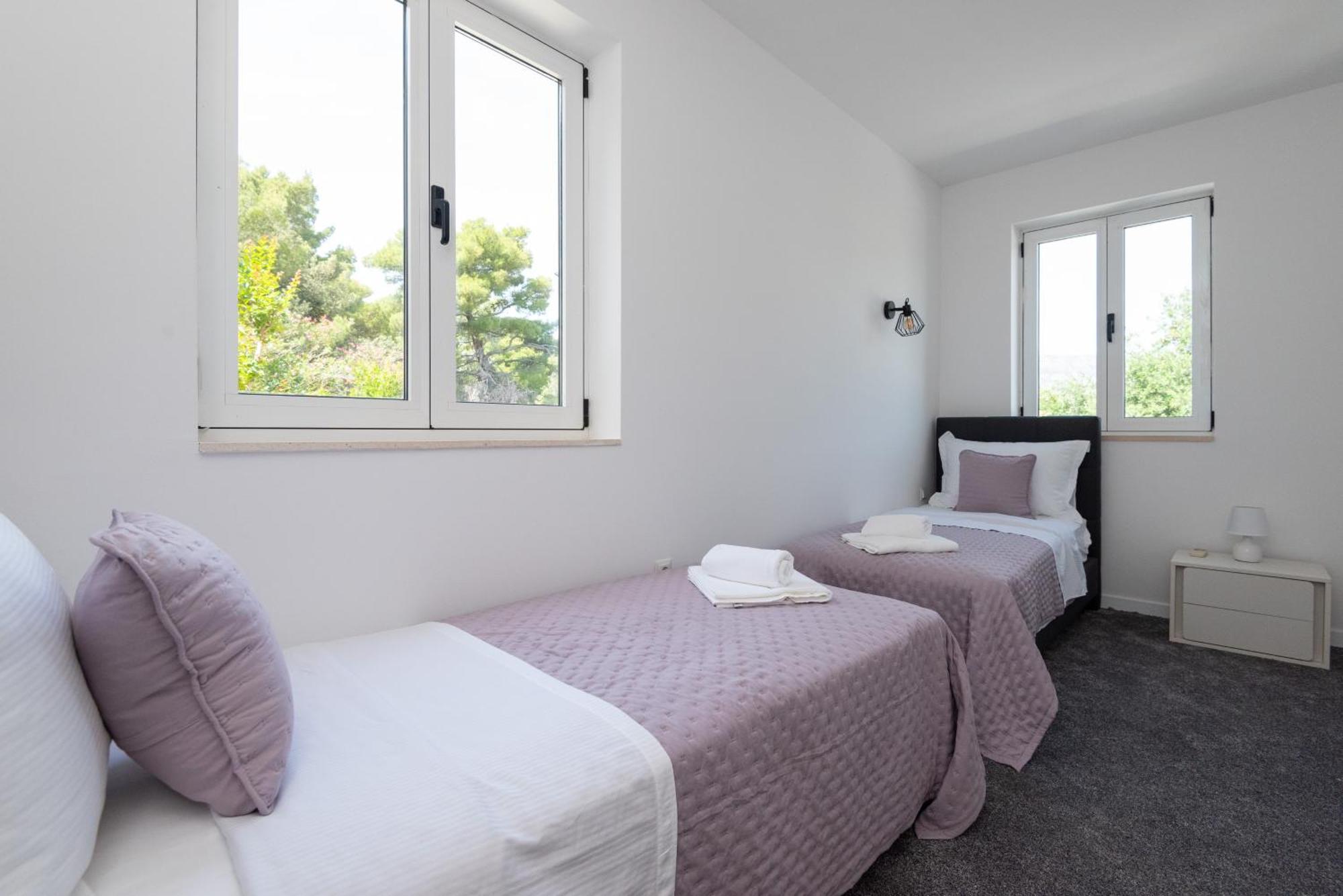 Elixir Villa *